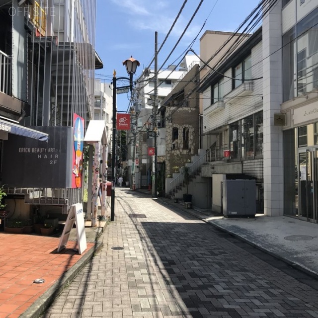 冨貴ビル ビル前面道路