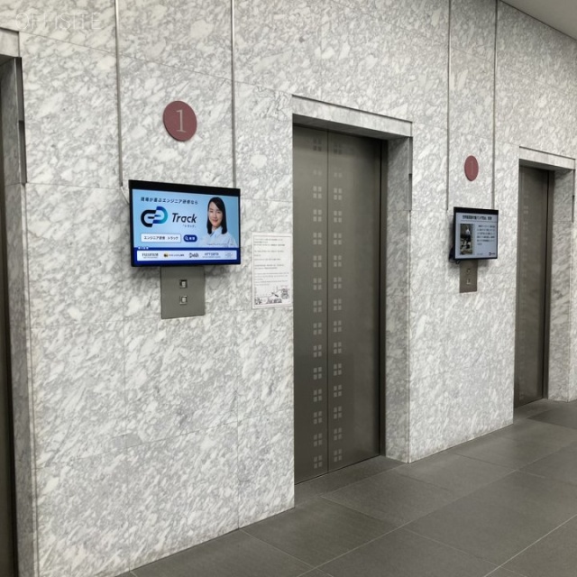 ソリッドスクエア東館 エントランス
