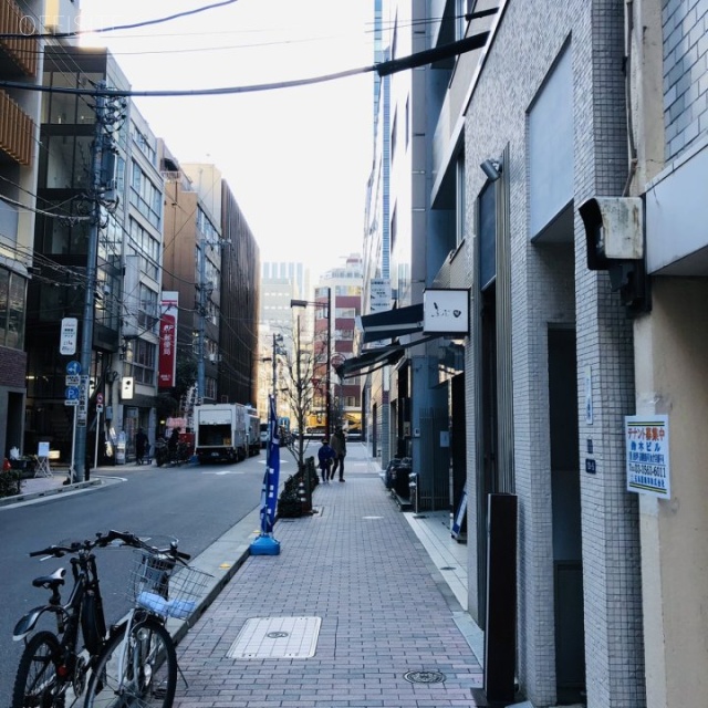 鈴木ビル ビル前面道路