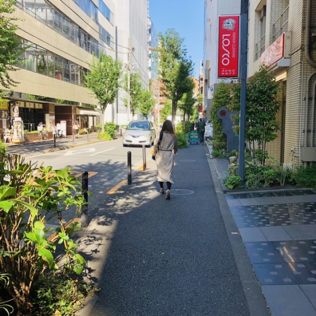 一番町ファーストビル ビル前面道路