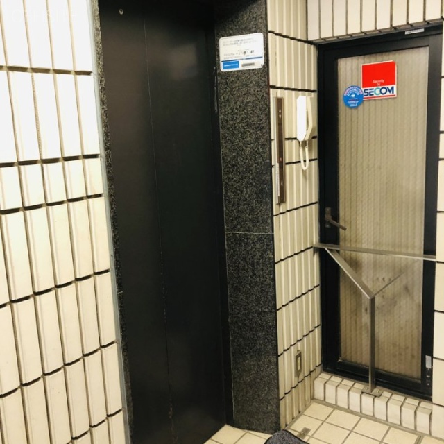 青山深見ビル エレベーター