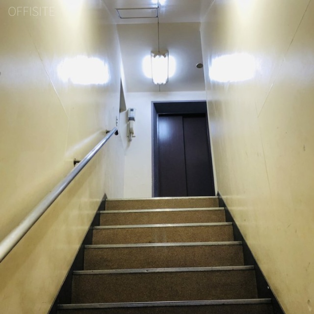 江夏ビル エントランス