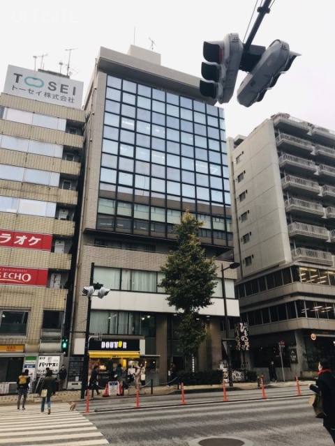 クリスタルタワー 外観