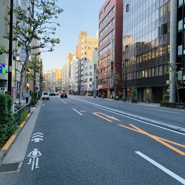 三井ビル 前面は外堀通り