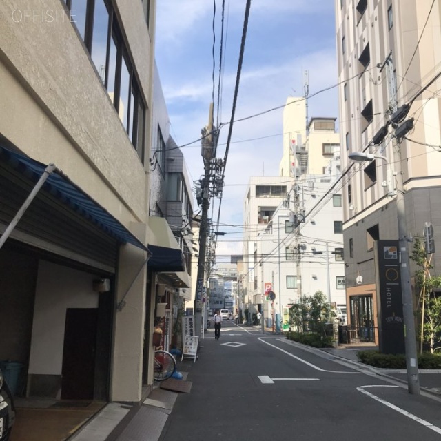 FAMビル ビル前面道路