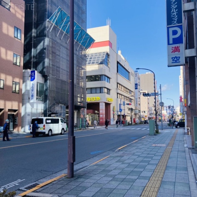 立川NXビル 前面道路