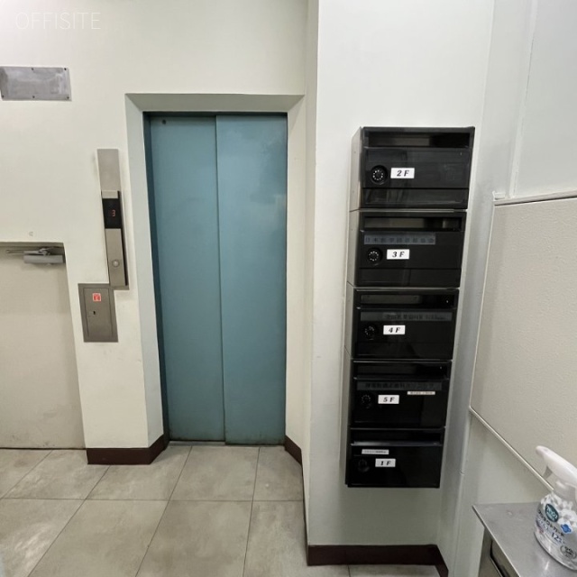 和田ビル エントランス