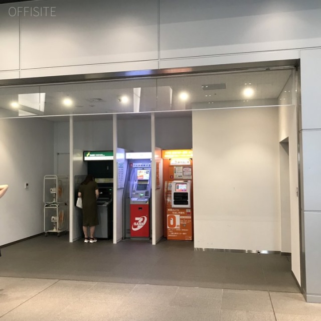 JR新宿ミライナタワー ビル内にATMあり