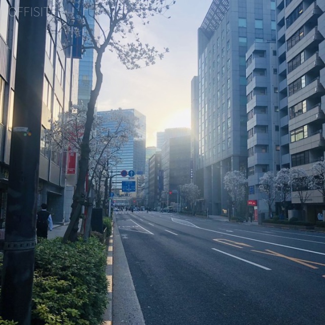 ワカ末ビル 前面道路