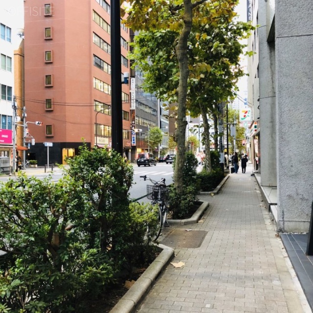 NTビル ビル前面道路