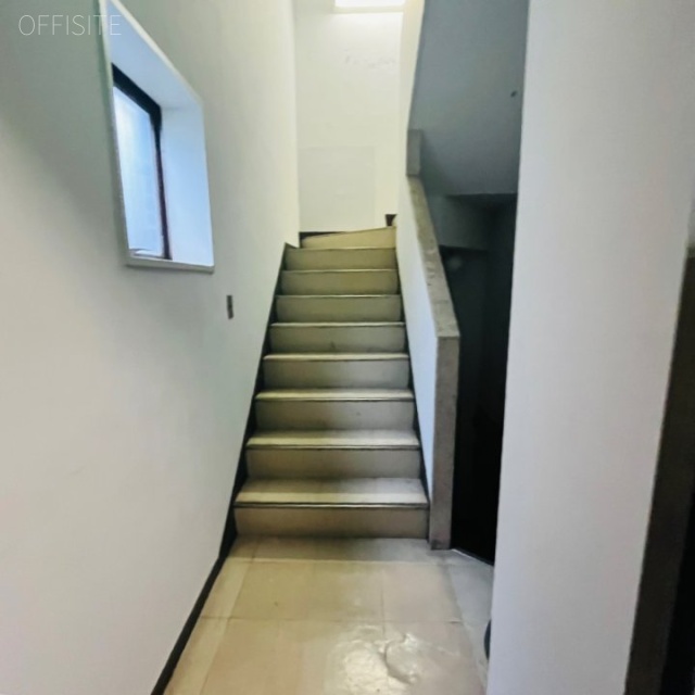 第3小池ビル エントランス