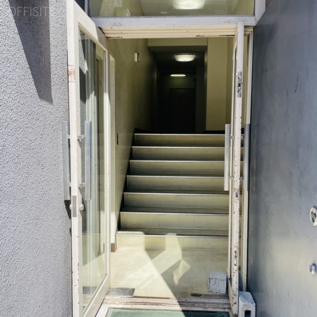 協電ビル オフィスビル出入口