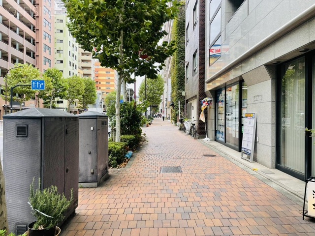 日本橋パークサイドビル 前面歩道