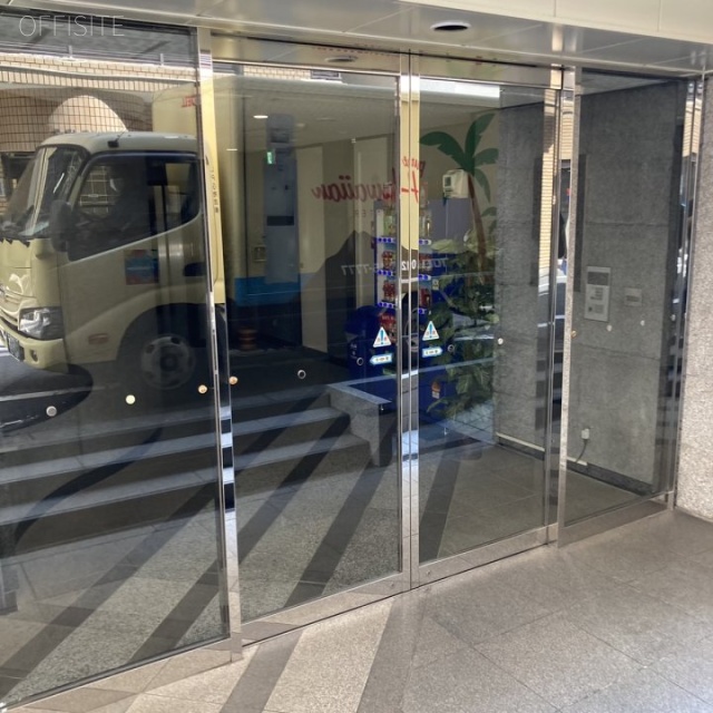 麹町秀永ビル エントランス