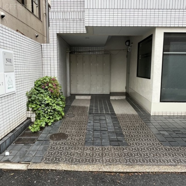 ティアック青山 駐車場