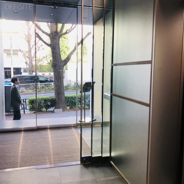 日総第27ビル エントランス