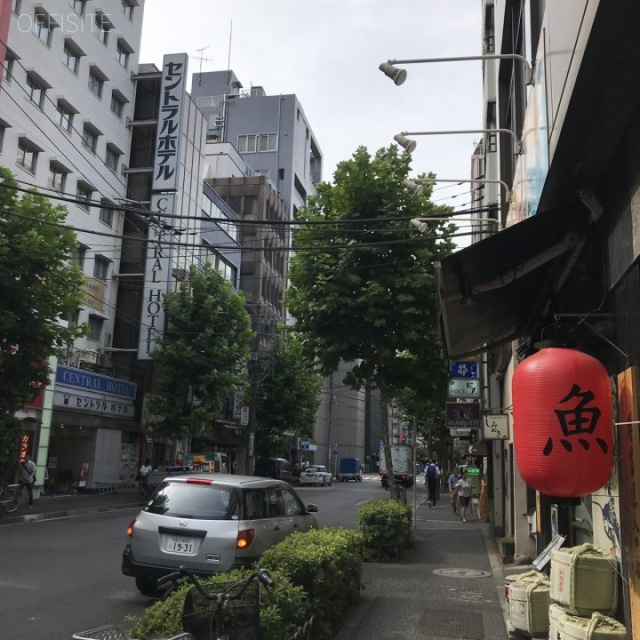 SDビル ビル前面道路