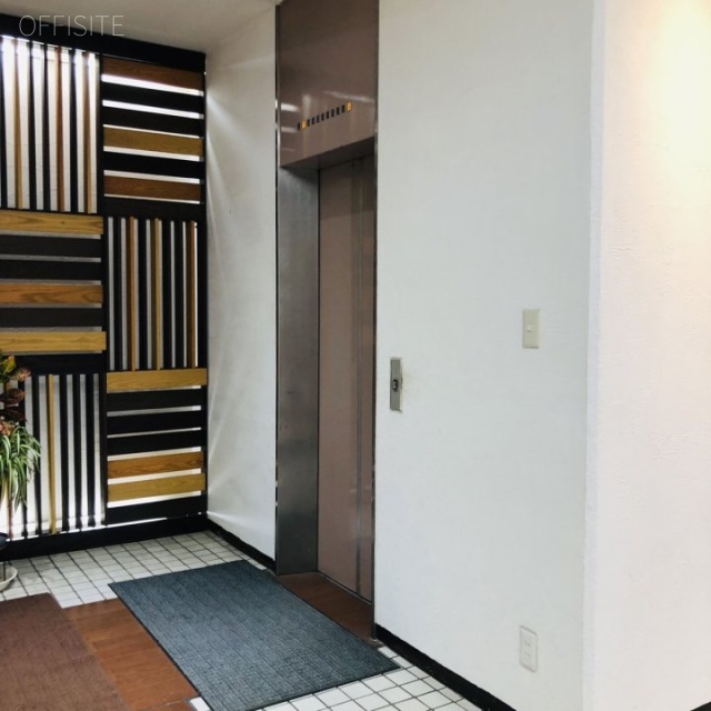 江間忠晴海ビル エントランス