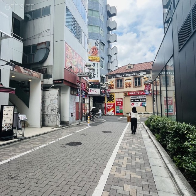 YY UDAGAWAビル 前面歩道