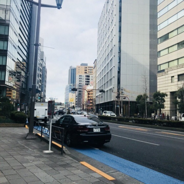 キューブワン麹町 ビル前面道路