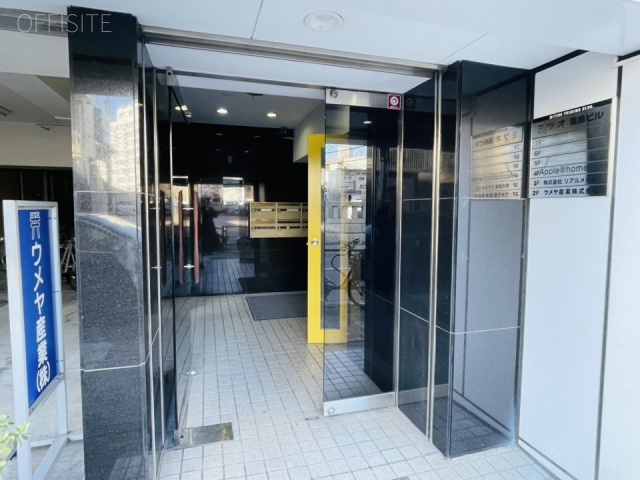 ミツオ湯島ビル オフィスビル出入口
