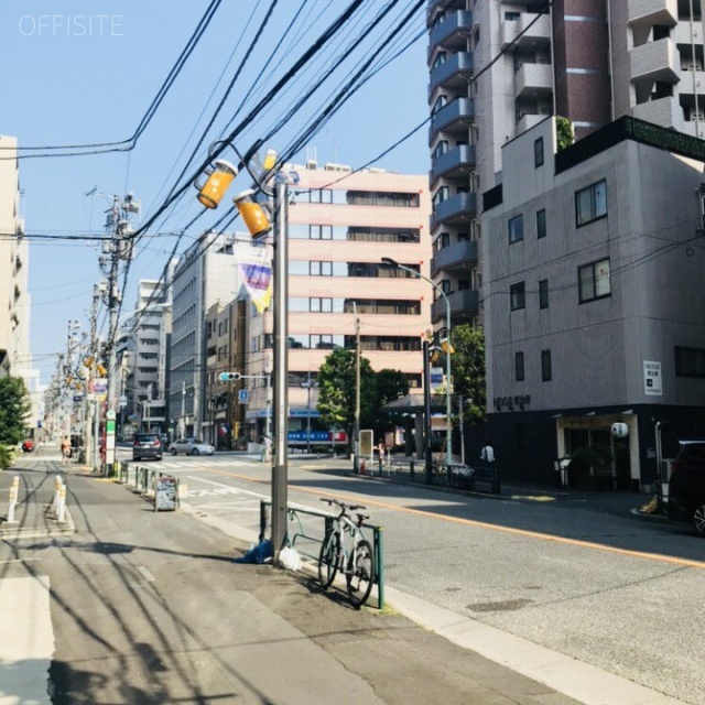 アルカイビル ビル前面道路