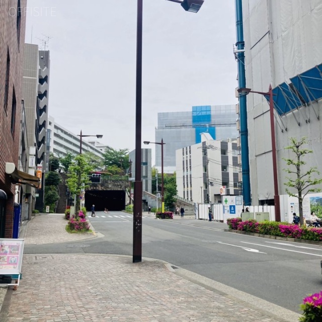 たきしん赤羽ビル ビル前面道路