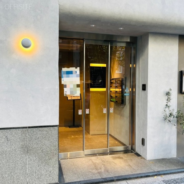 Biz Feel 東日本橋 オフィスビル出入口