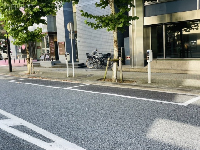 HF日本橋兜町ビルディング 前面に白枠駐車場