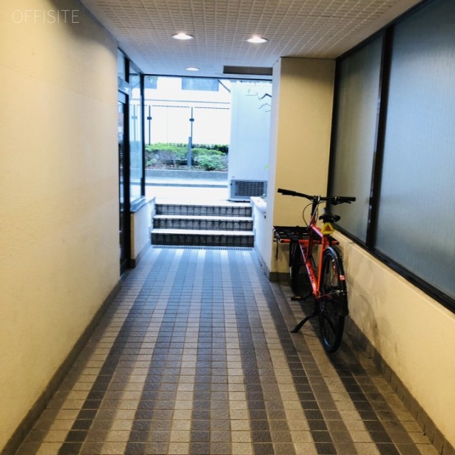 内村芝ビル エントランス