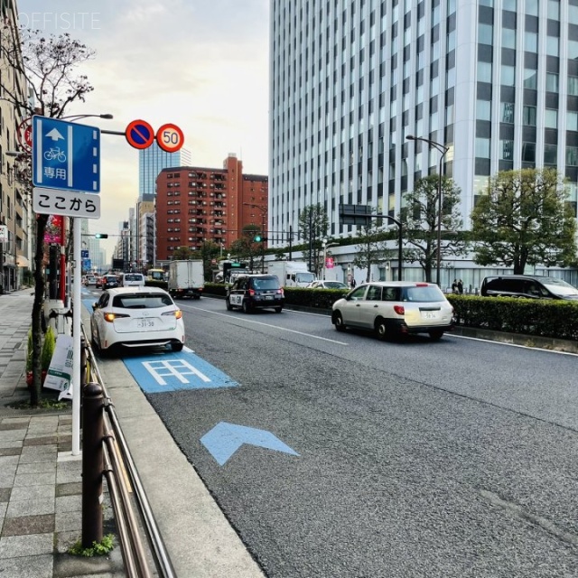 ヒキタカ芝公園ビル 前面に桜田通り