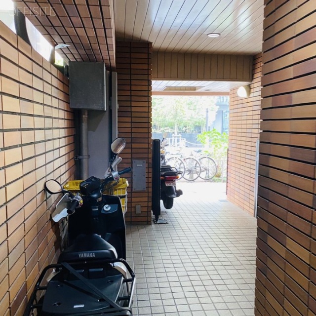 酒井ビル エントランス