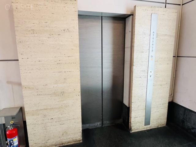 アセンド目黒駅前ビル エントランス