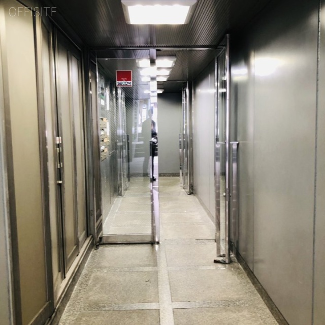 ルネ湯島ビル オフィスビル出入口