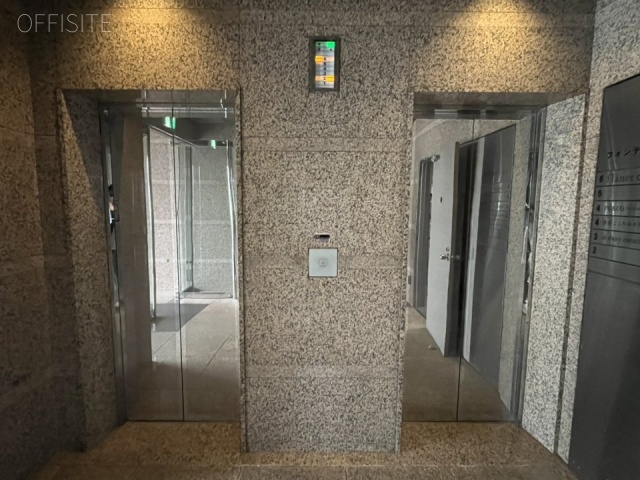 フォンテ西原宿ビル エントランス