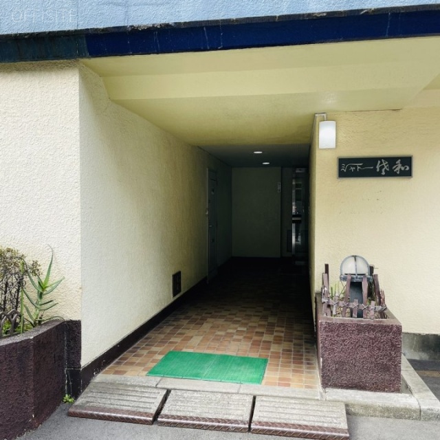 シャトー佐和ビル オフィスビル出入口