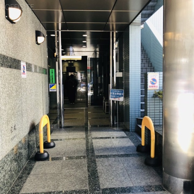 白山麻の実ビル オフィスビル出入口