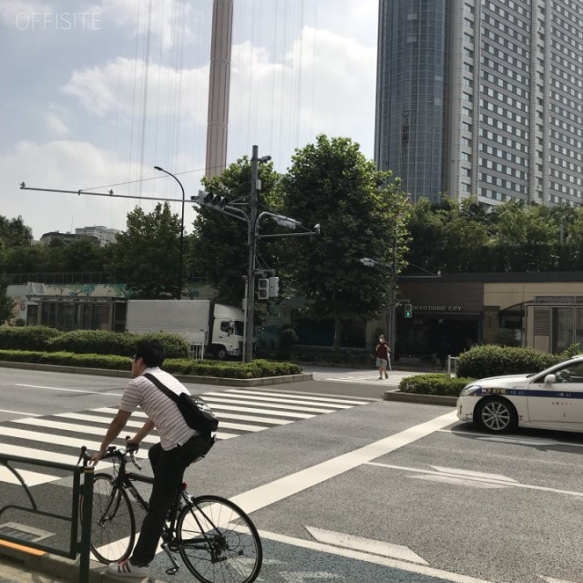 文京尚学ビル ビル前面道路