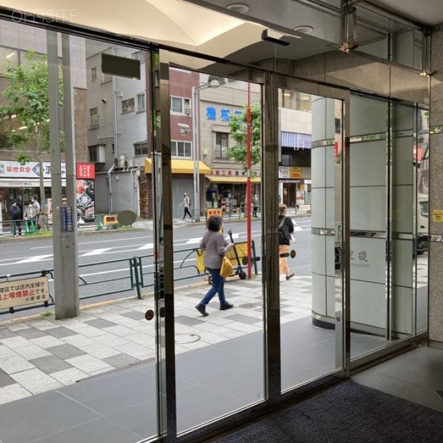 ヒューリック新宿御苑ビル エントランス