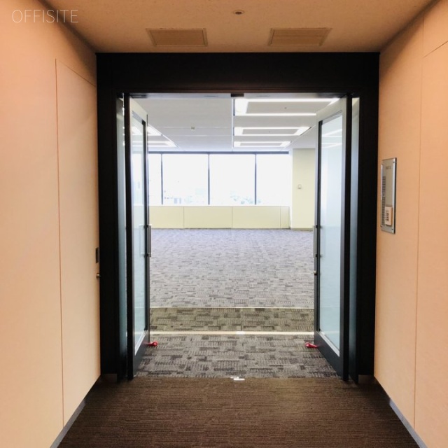 紀尾井町ビル 貸室入口