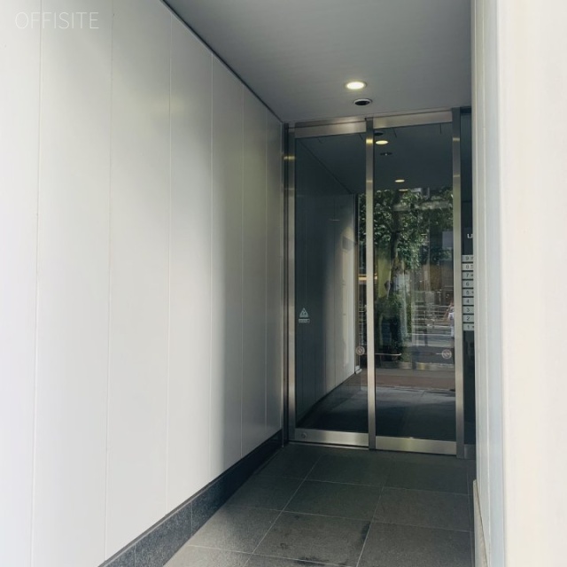 U-AXIS エントランス