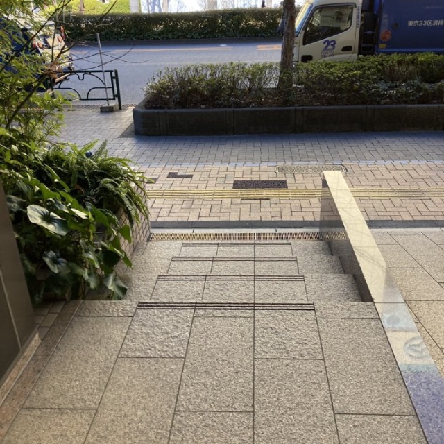 後楽1丁目ビル エントランス