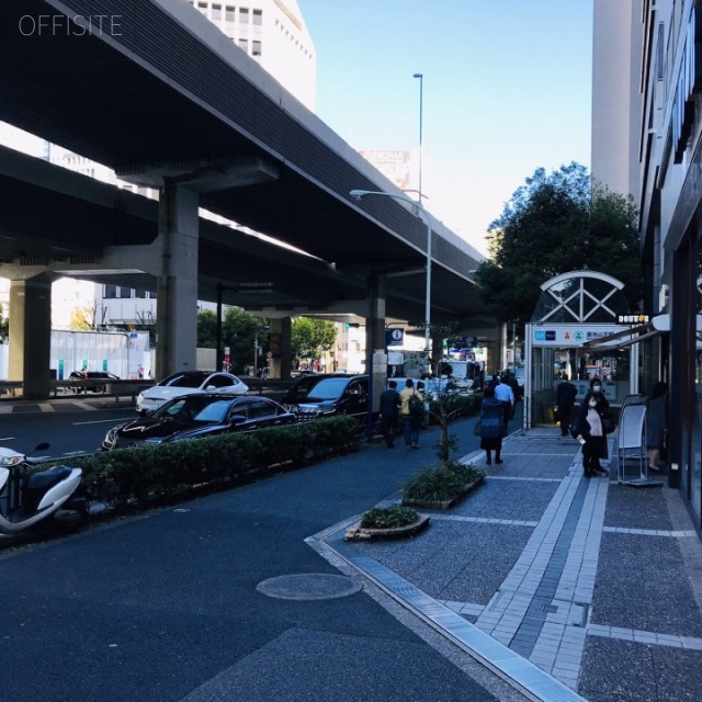 JMFビル赤坂01 ビル前面道路