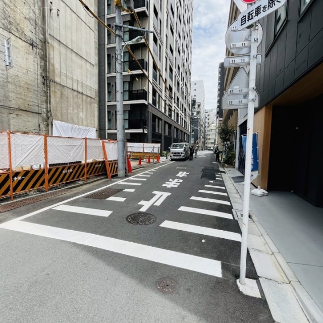 日本橋本町東石ビル 前面道路