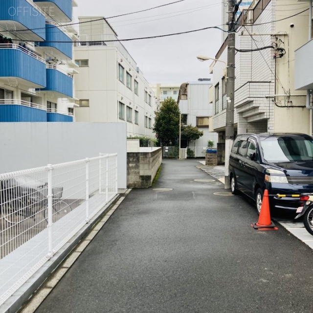 ARTー1ビル 背面道路