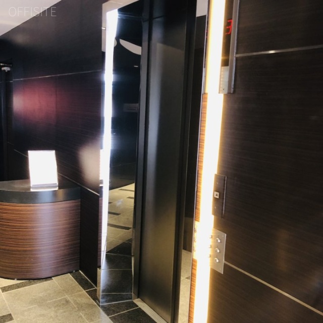 紀陽ビル エレベーター