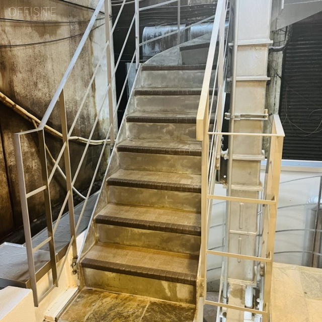 J-Grace新宿 階段