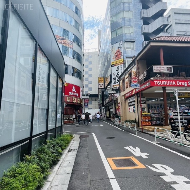 YY UDAGAWAビル 前面道路