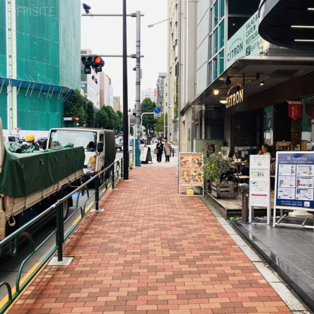 VORT外苑前Ⅱ 前面歩道