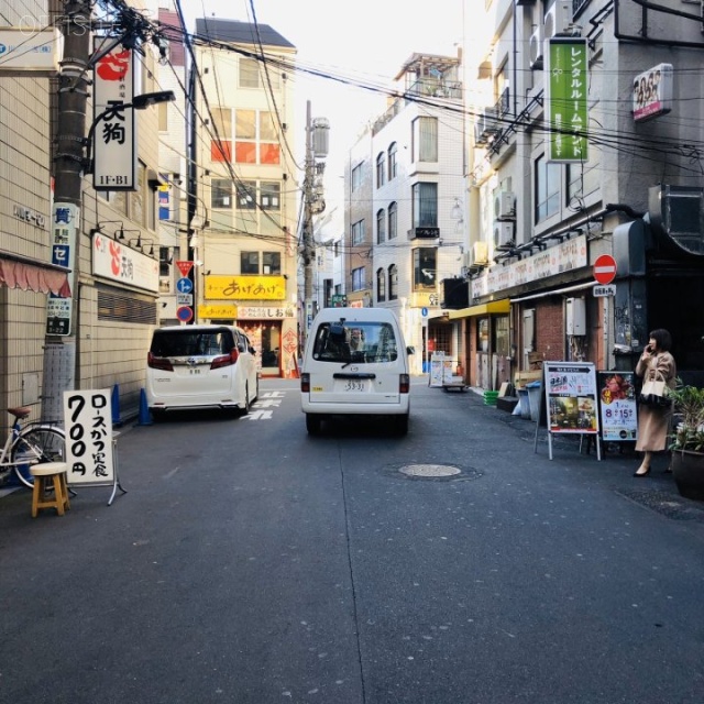 ル・グラシエルBLDG.31ビル ビル前面道路